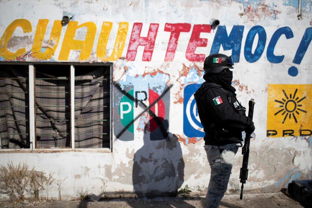 10 Bodies, 9 Hanging From Overpass, Found in Central Mexico