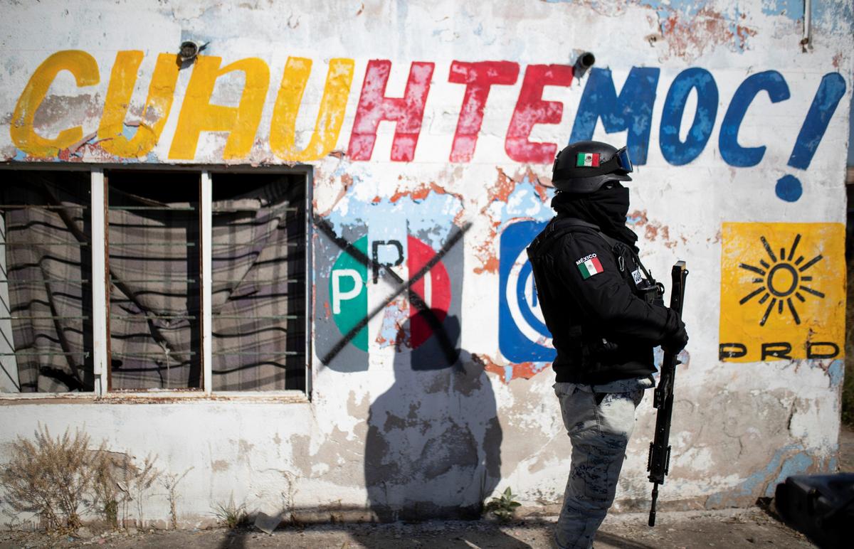 10 Bodies, 9 Hanging From Overpass, Found in Central Mexico