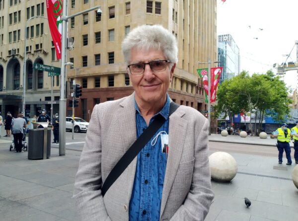 Peter Ousby at the Sydney protest in Australia on Nov. 20, 2021 (Nina Nguyen/ Epoch Times)