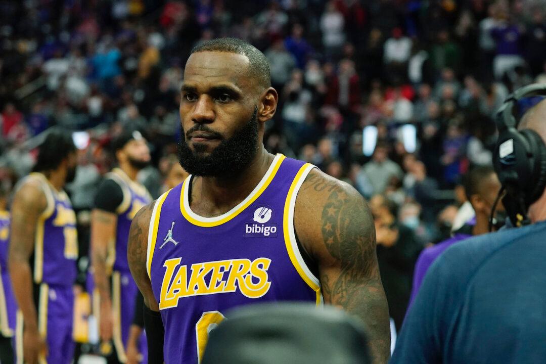 LeBron James Now Owns Part of the Pittsburgh Penguins