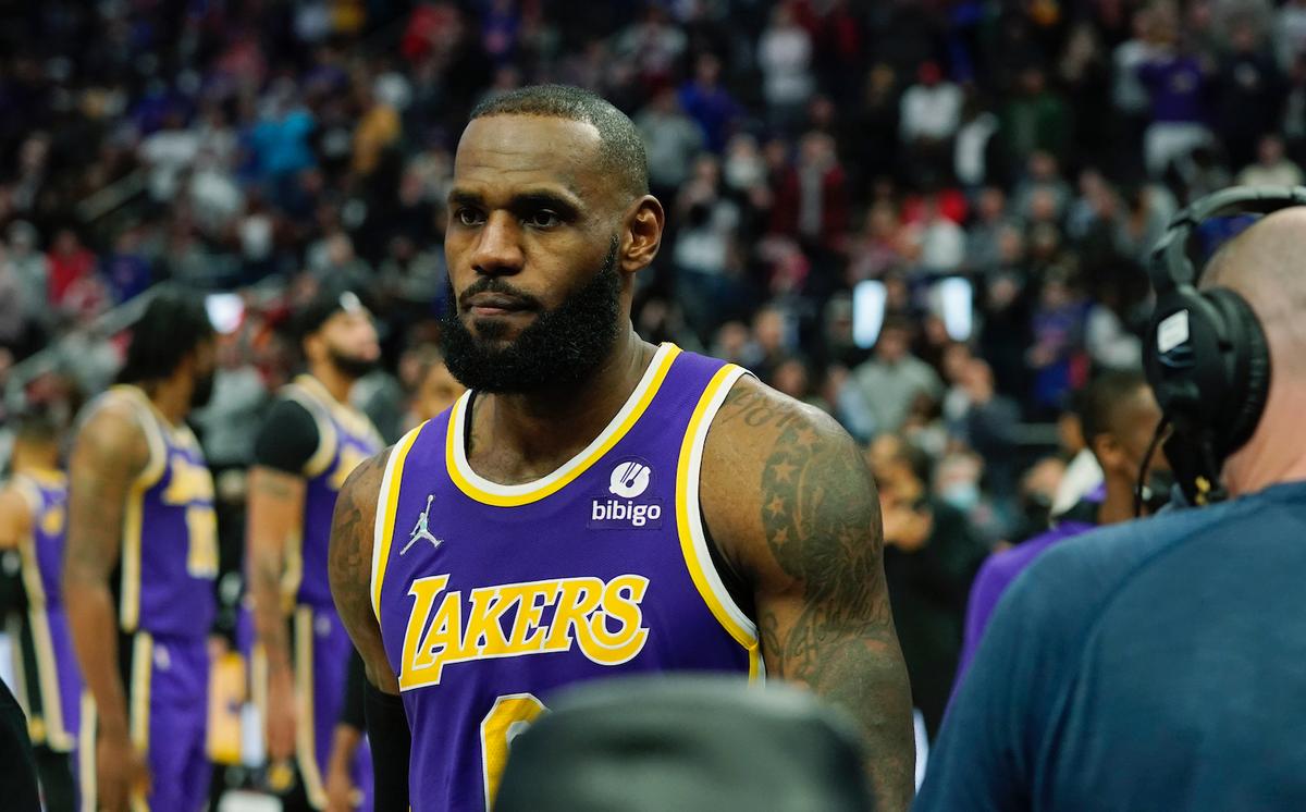 LeBron James Now Owns Part of the Pittsburgh Penguins