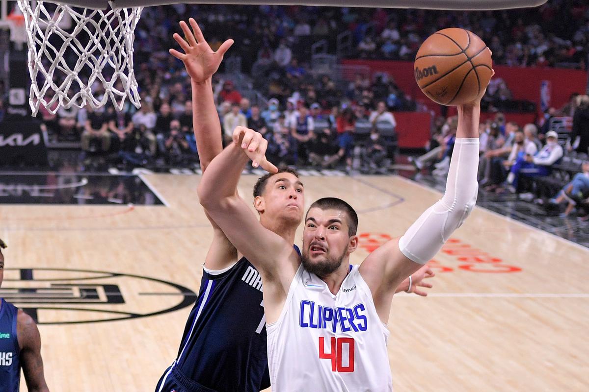 George, Jackson Push Clippers Past Mavericks 97–91