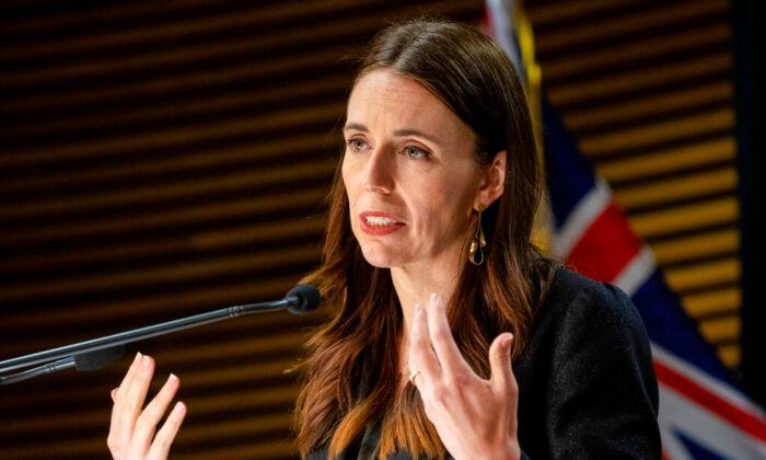 New Zealand Lifts Restrictions for Vaccinated, but Clamps Down on Unvaccinated