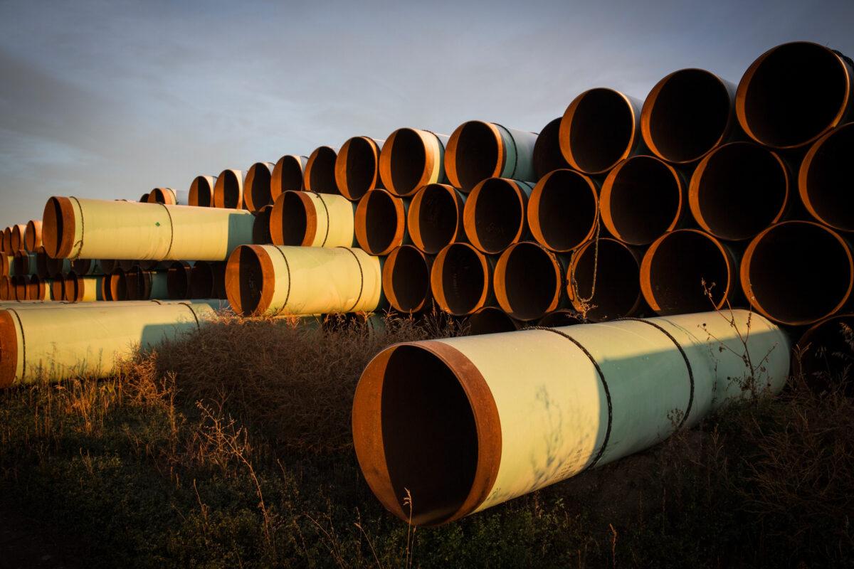 Miles of unused pipe, prepared for the proposed Keystone XL pipeline, sit in a lot outside Gascoyne, North Dakota, on Oct. 14, 2014. (Andrew Burton/Getty Images)