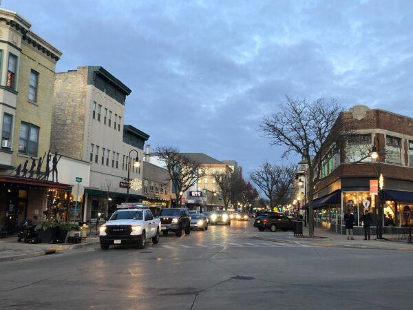 Businesses remain closed in Main St. on Nov. 22, 2021, a day after a driver killed or injured dozens in a car attack on a Christmas parade in Waukesha, Wis. (Cara Ding/The Epoch Times)