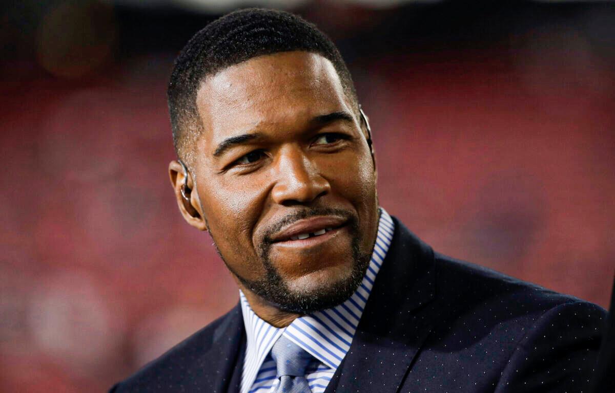 NFL Defensive Great Michael Strahan to Be Next Space Tourist
