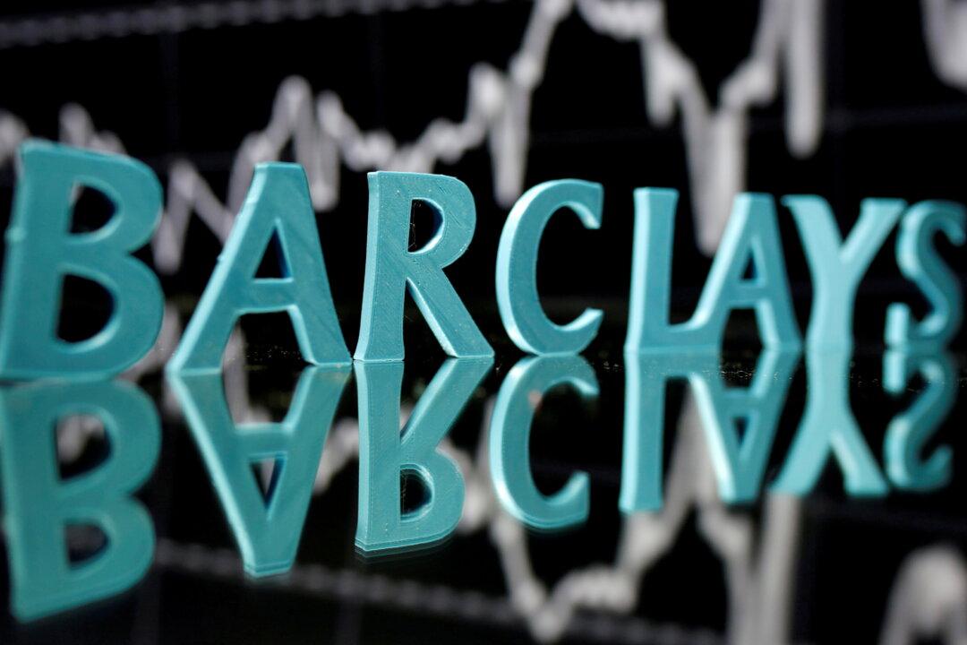 Barclays Raises 2022 Oil Price View on Faster Inventory Drawdown