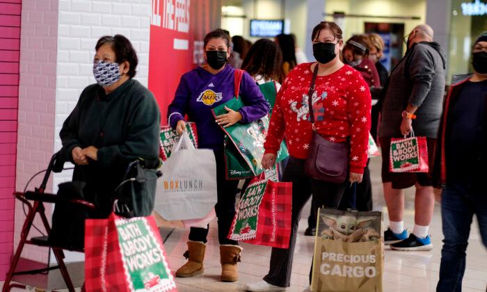 Chapman Economics Expert Predicts More Holiday Shopping Amid Inflation
