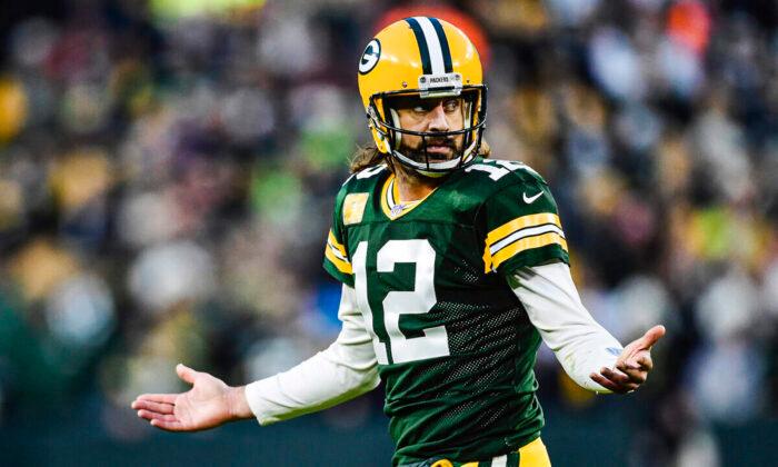 Packers’ Aaron Rodgers Wants Apology From WSJ Over ‘COVID Toe’ Report