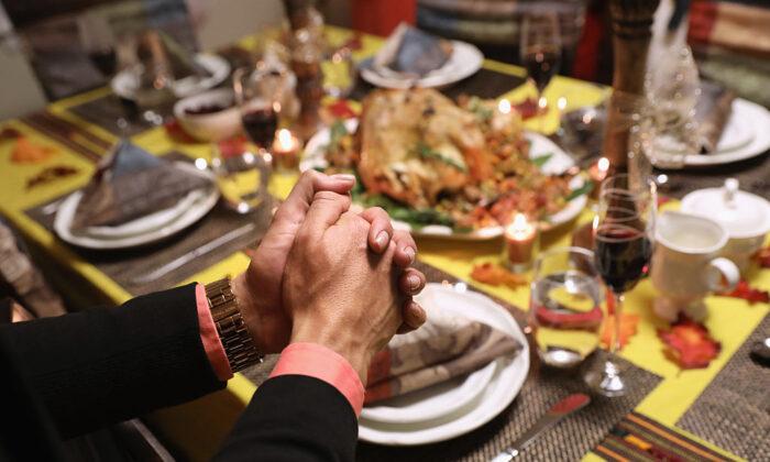 Poll Shows Majority of Americans Want to Avoid Talking About Politics During Thanksgiving