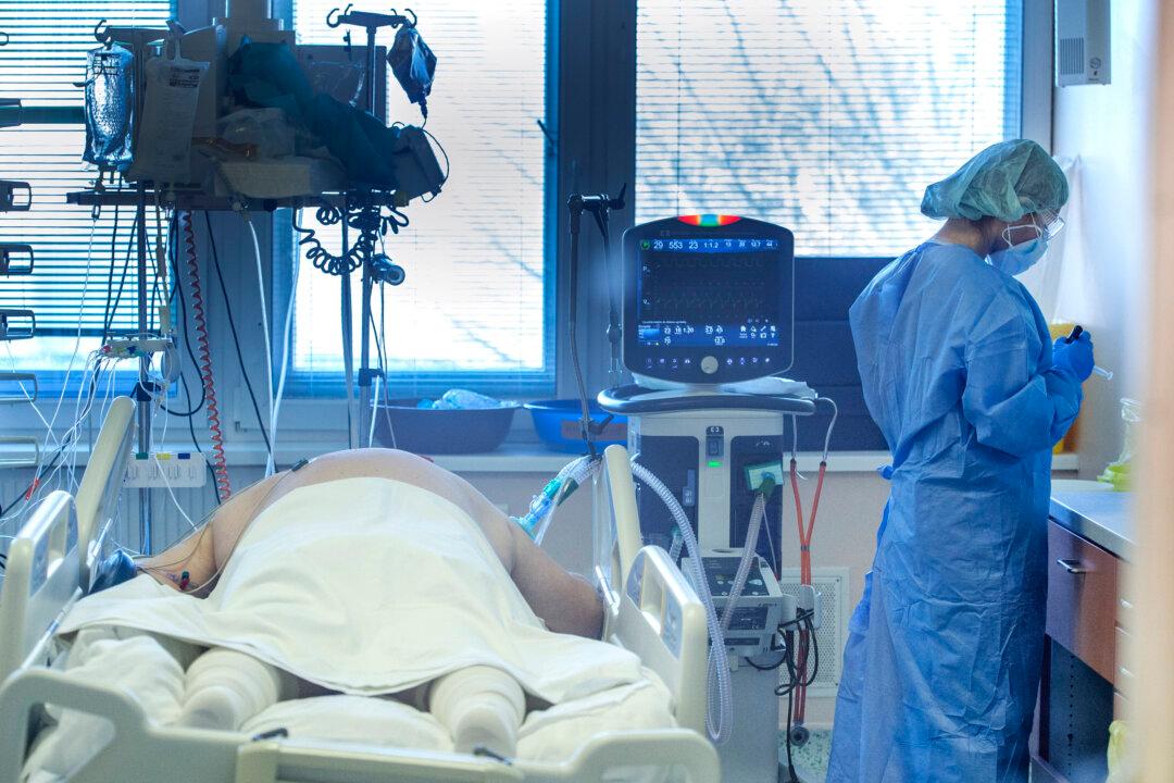 Slovakia Approves 2-Week Nationwide Lockdown as Virus Surges