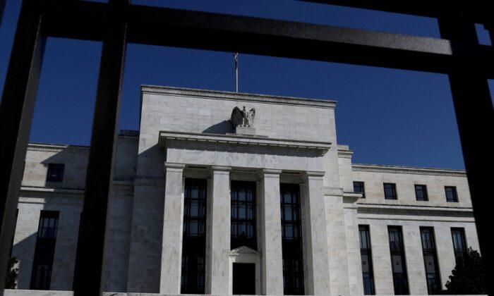 Fed’s Rate Hikes Will Add to US Government, Consumer Debt Levels, Experts Warn