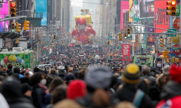 Macy’s Thanksgiving Parade Returns, With All the Trimmings