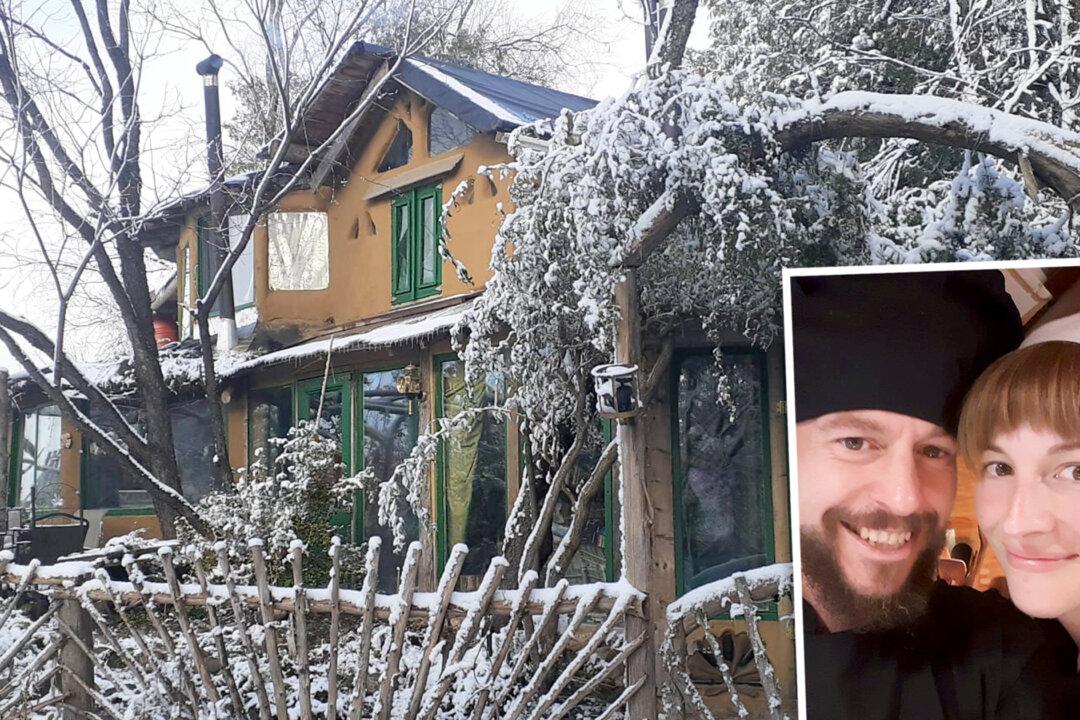 Couple Who Live in a Self-Built ‘Clay’ Home Haven’t Had to Pay Any Bills for Over 10 Years