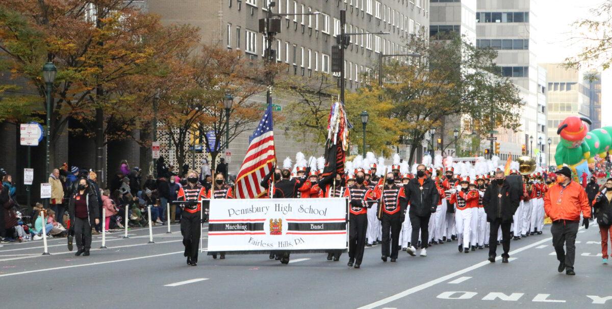 One of the marching bands in the Philadelphia Thanksgiving Day parade, on Nov. 25, 2021. (Andrew Li/The Epoch Times)