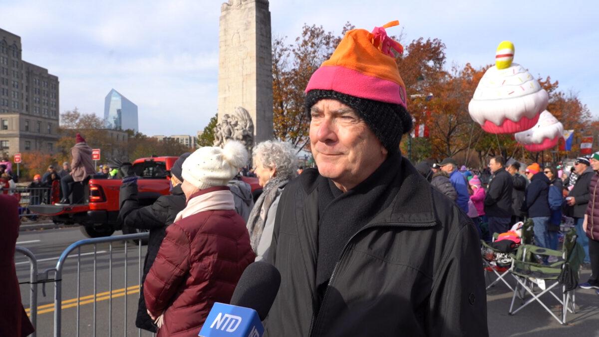 Tom McNally, who just moved to Philadelphia last year, shares his feelings about the city's changes in and after the pandemic shutdown, in the Philadelphia Thanksgiving Day parade, on Nov. 25, 2021. (Screenshot via NTD)