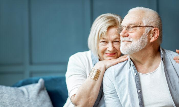 Heart Rate of Older Couples Synchronizes When They Are Close Together