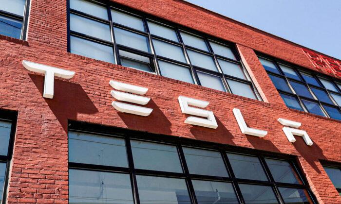 Tesla and CCP Battling for Control of Users’ Big Data