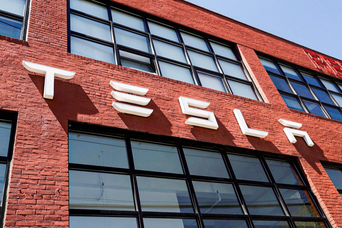 Tesla and CCP Battling for Control of Users’ Big Data