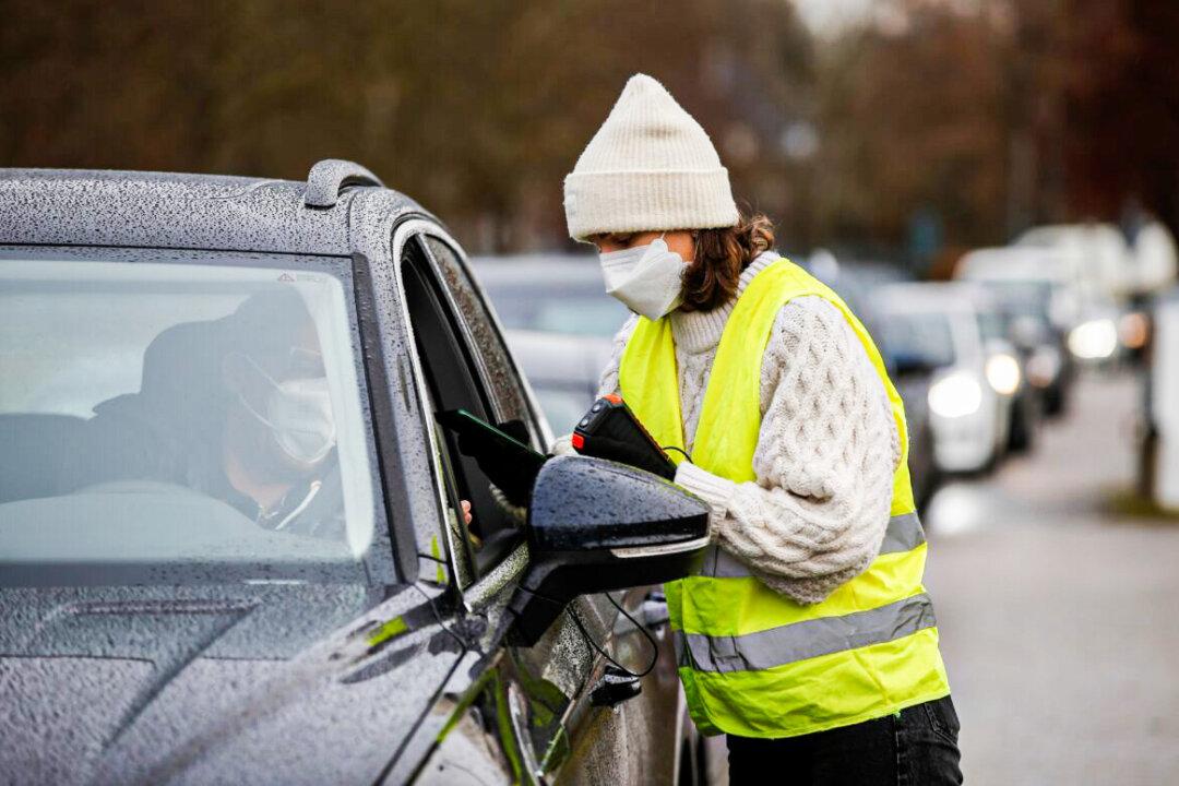 Health Officials Warn Against Jumping to Conclusions on Omicron Variant