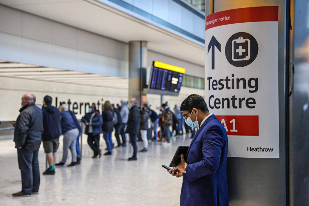 UK Travel Industry Critical of Return of Pre-Departure COVID-19 Tests