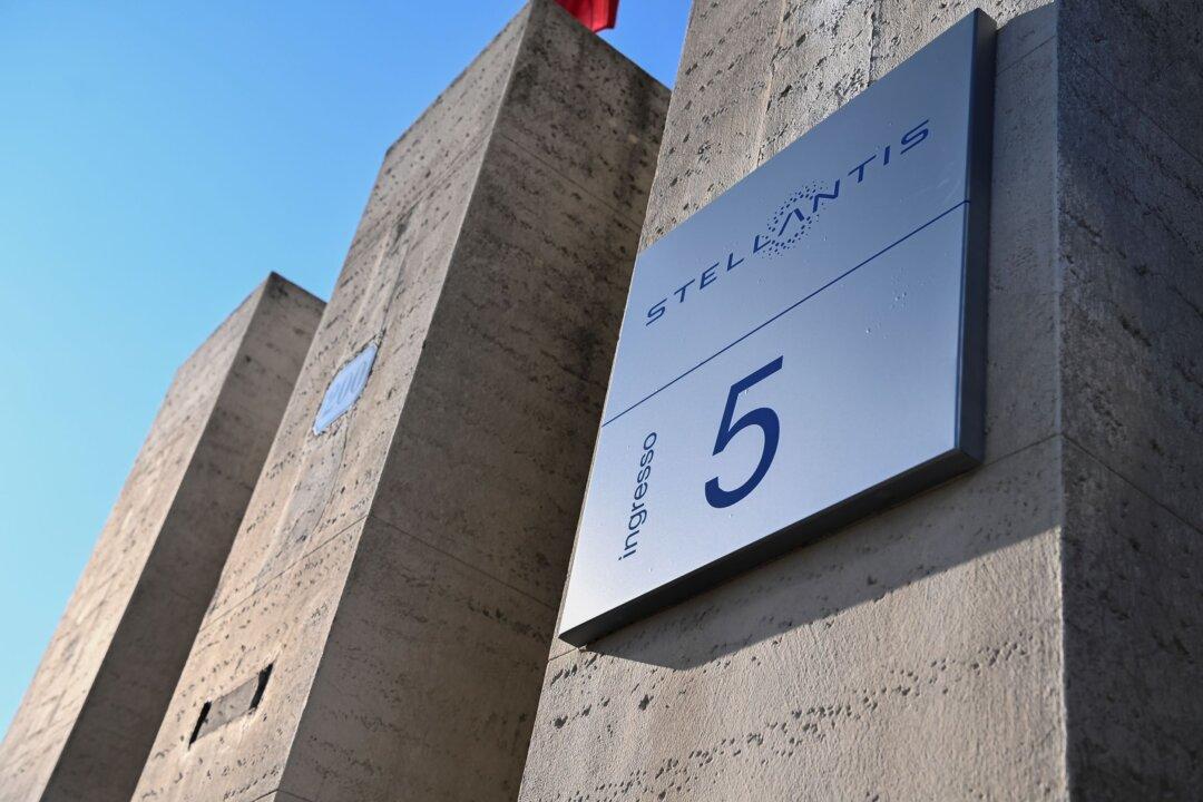 Carmaker Stellantis Secures Supply of Battery-Grade Lithium