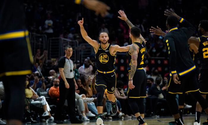 Curry Scores 33 Points, Warriors Beat Clippers