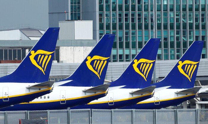 Ryanair CEO Says Omicron No Reason to Cancel Flights