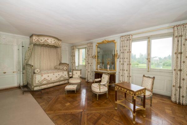 Marie Antoinette's apartment on the mezzanine floor that looks out over the English garden. (T. Garnier/Château de Versailles)