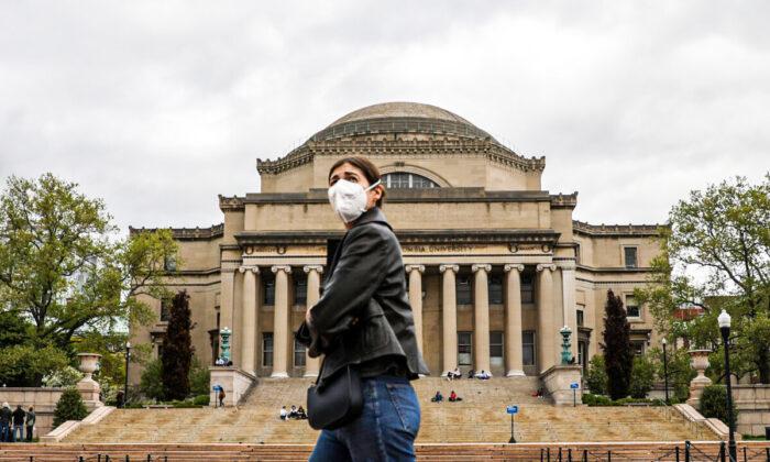 Mask Mandates Make Comeback to US College Campuses