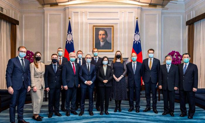 ‘We Are Here to Express Solidarity’: First Joint Baltic Delegation Meets Taiwanese President