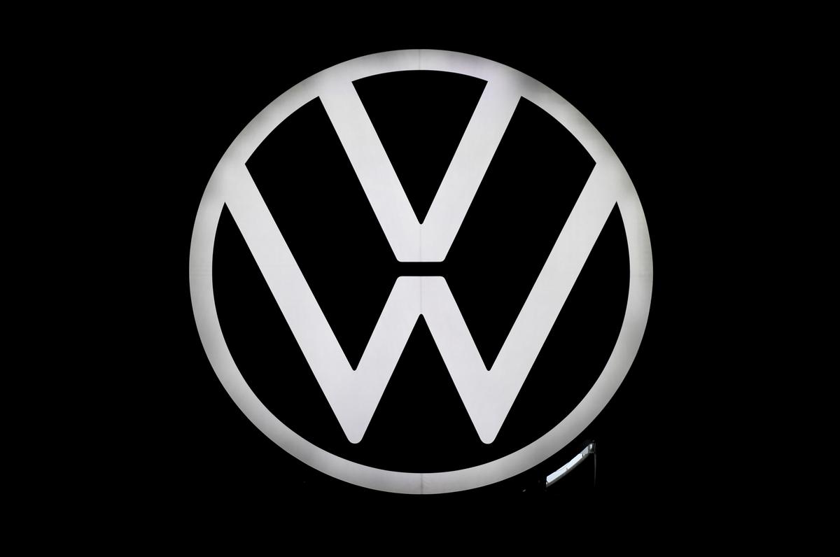 Volkswagen Expects Battery, Raw Material Drive to Cost up to $34 Billion