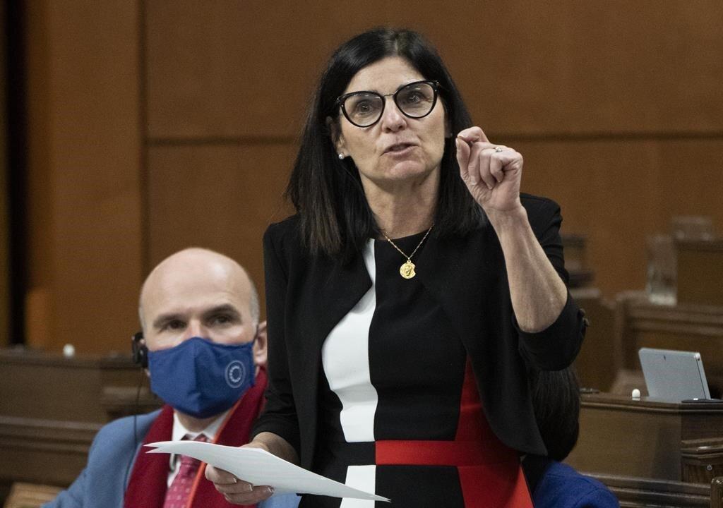 Canada Buying up to 1.5 Million Courses of Oral Antiviral Drugs to Fight COVID 19