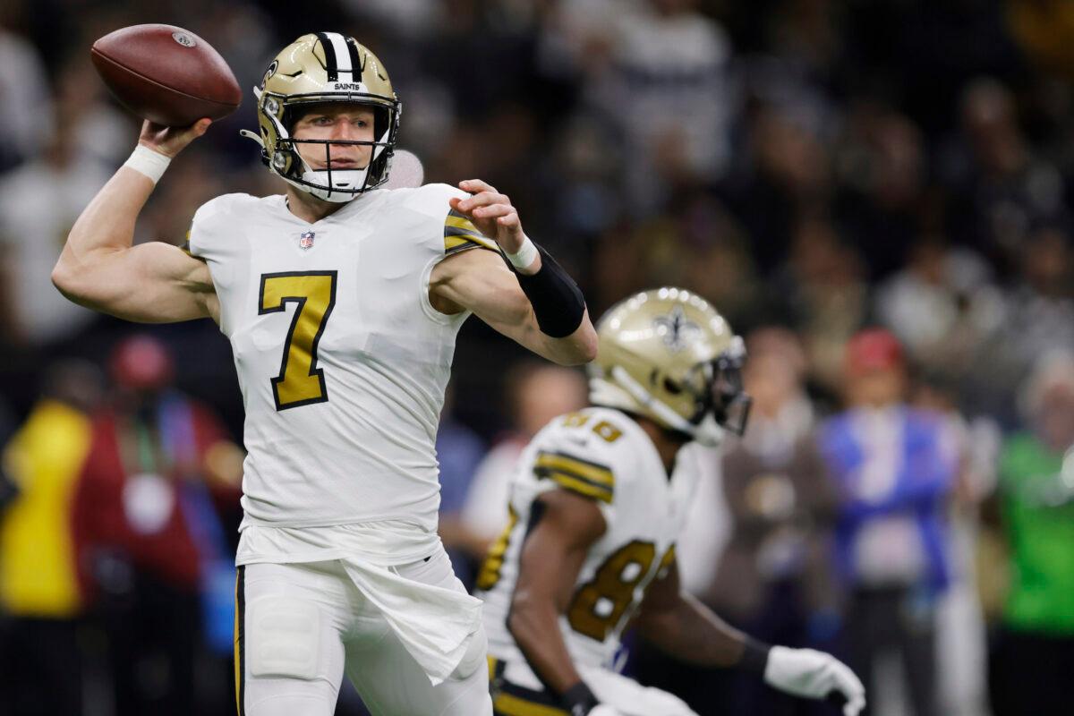 New Orleans Saints quarterback Taysom Hill (7) works in the pocket against the Dallas Cowboys during the first half of an NFL football game, in New Orleans, on Dec. 2, 2021. (Brett Duke/AP Photo).