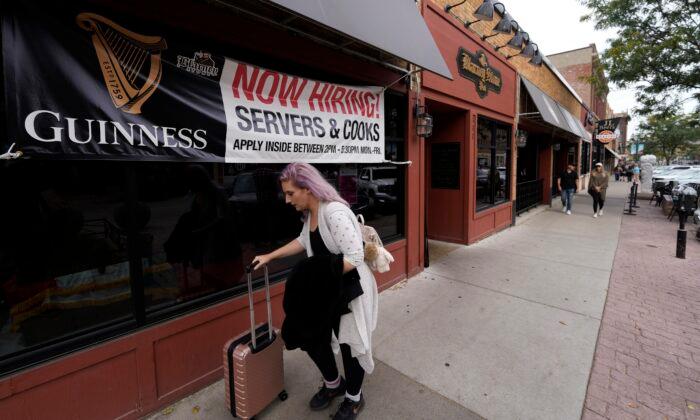 Job Openings Rebound to Near-Record High in Fresh Sign of Tightening Labor Market