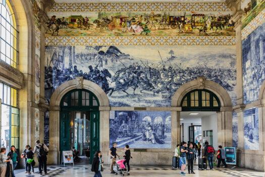 About 20,000 azulejo tiles adorn the lobby of the São Bento Railway Station. (Kiev Victorphotos/shutterstock)