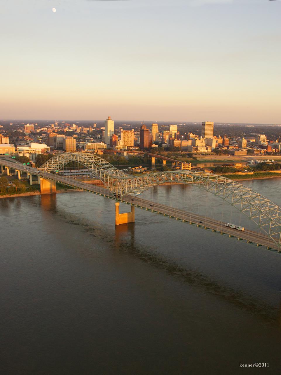 The Memphis skyline and the Hernando DeSoto Bridge. (Jack Kenner/Memphis Tourism)