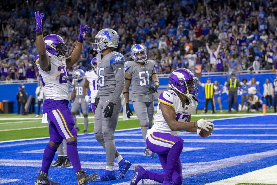 NFL Roundup: Lions Get First Win With TD on Final Play