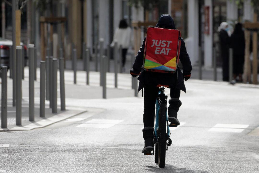 Food Delivery Shares Rise Ahead of EU Draft Rules on Gig Workers