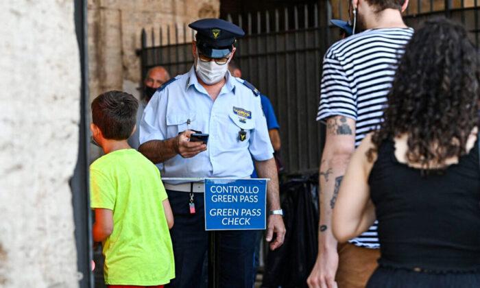 Unvaccinated Italians Face New CCP Virus Restrictions Ahead of Holidays