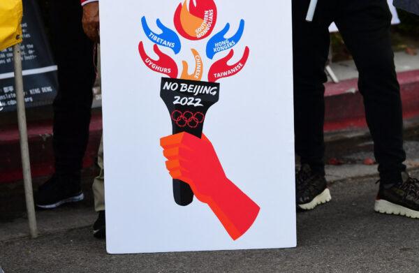 Activists rally in front of the Chinese Consulate in Los Angeles, Calif., on Nov. 3, 2021.(Frederic J. Brown/AFP via Getty Images)