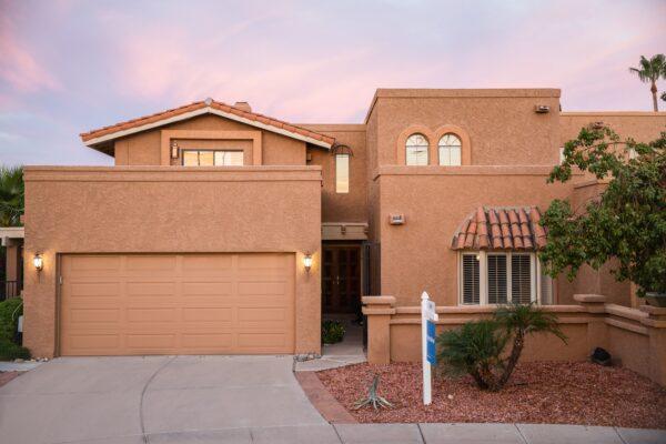 A recently sold Opendoor single-family home in Phoenix, Arizona. (Courtesy of Opendoor)