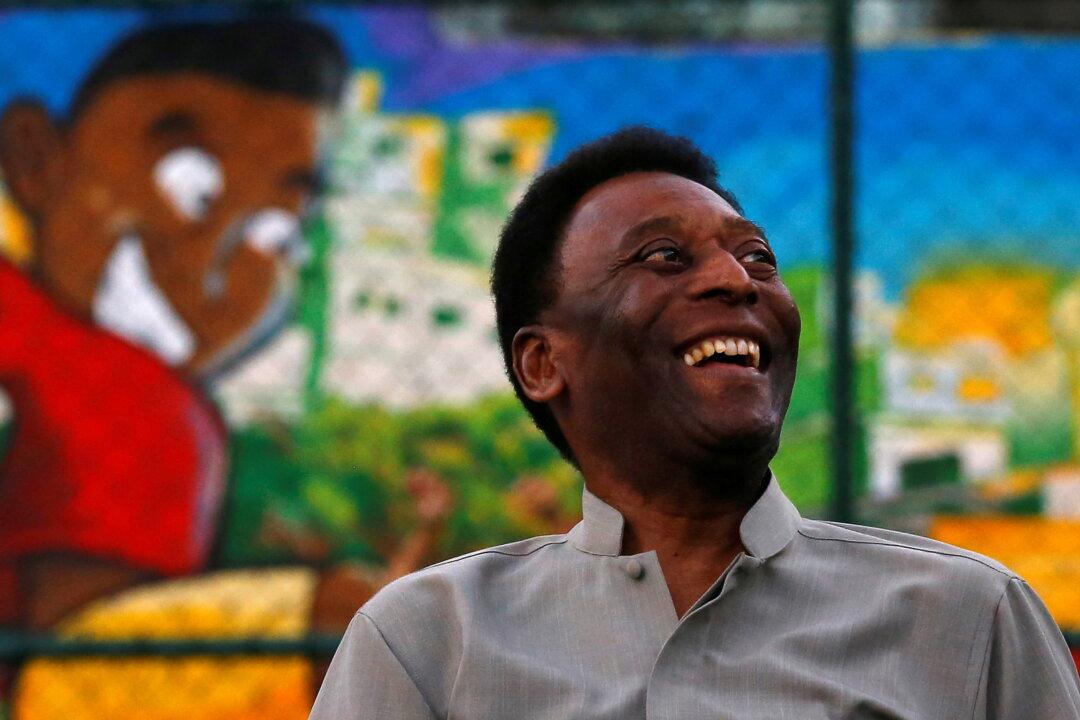 Brazil Soccer Legend Pele Hospitalized Again for Colon Tumor Treatment