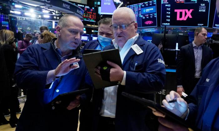 Wall Street Opens Lower as Tech Stocks Slide