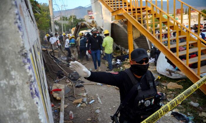 Over 50 Dead in Mexico After Truck Carrying Migrants Overturns