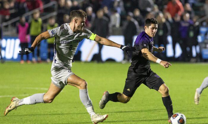 Washington Tops Georgetown 2–1 in College Cup Semifinal
