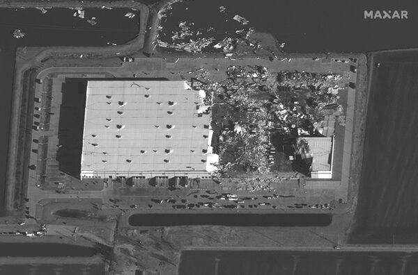 Satellite photo provided by Maxar shows a close-up of an Amazon warehouse in Edwardsville, Ill., on Dec. 11, 2021. (Satellite image ©2021 Maxar Technologies via AP)