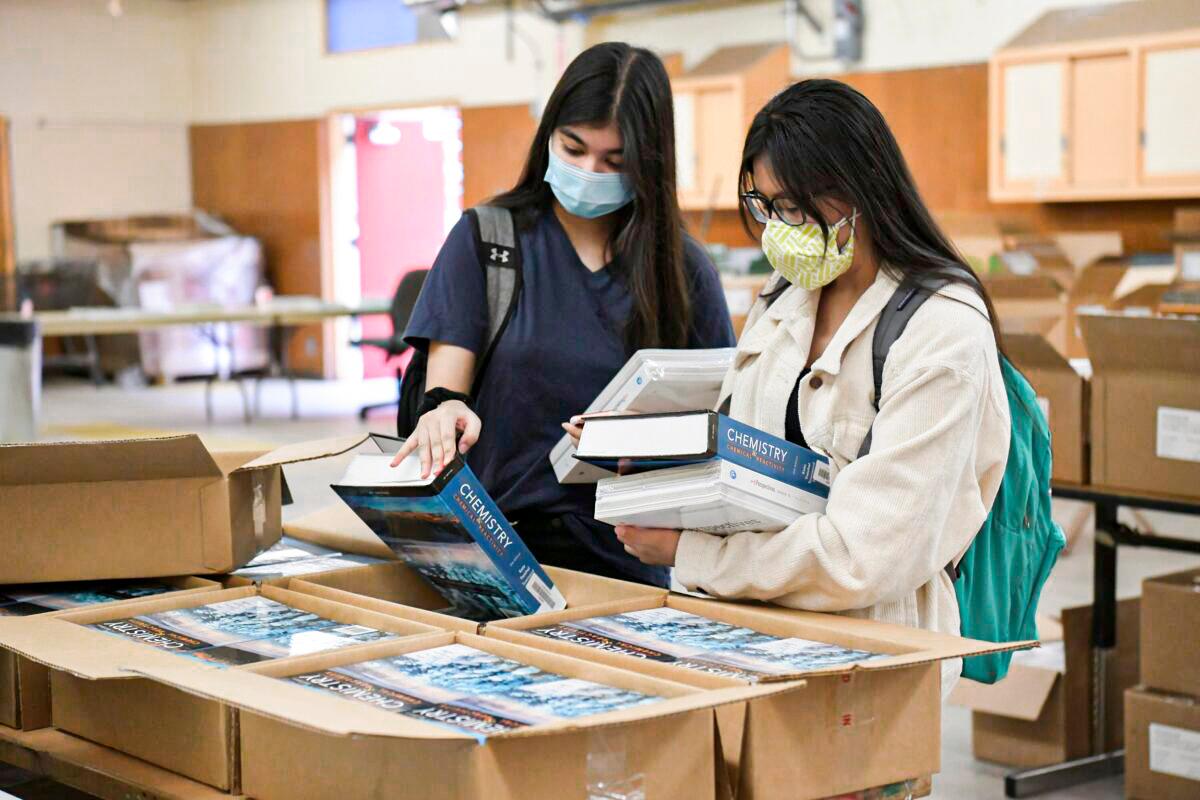 California High School Teachers React to Phasing Out of D and F Grades