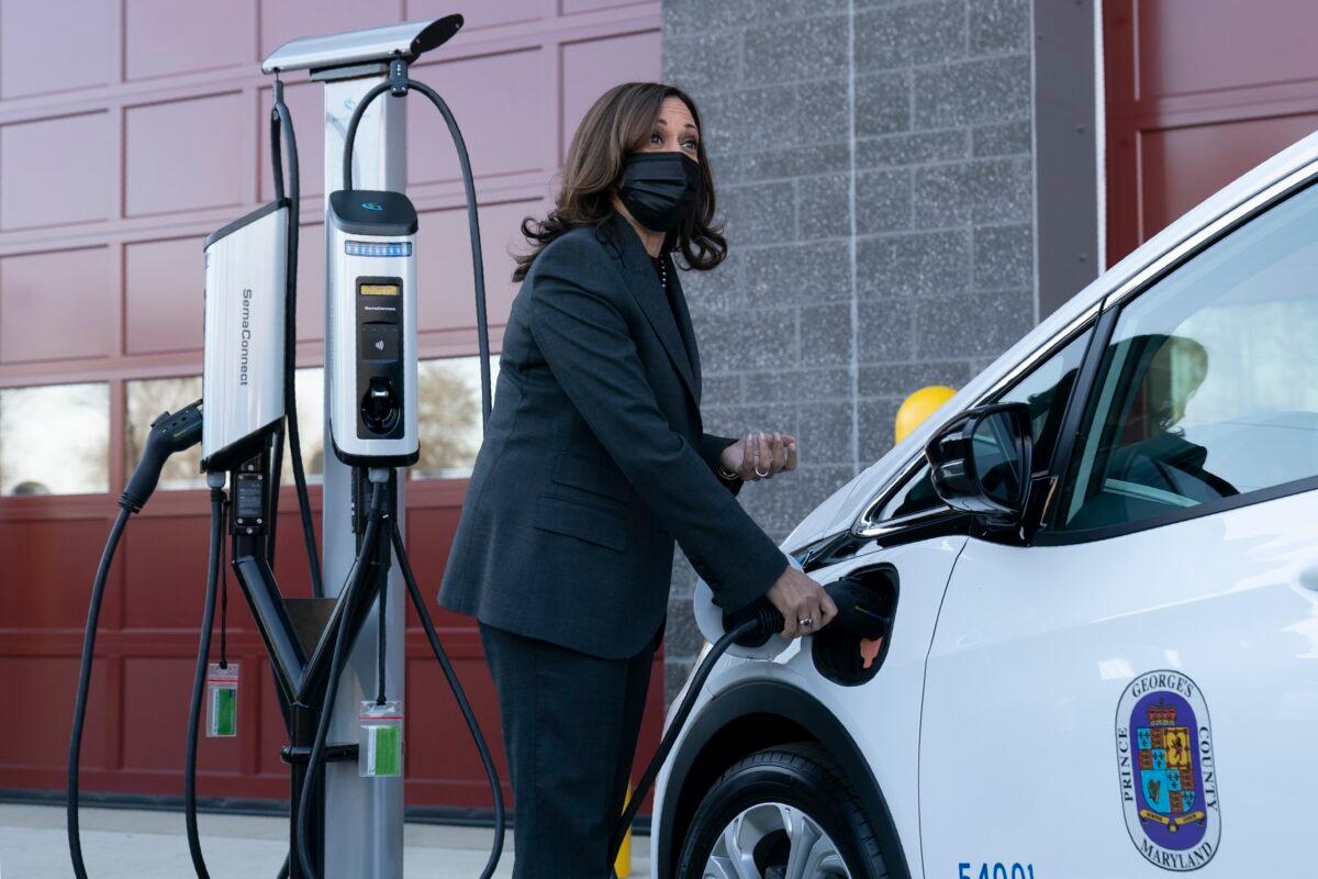 Vice President Kamala Harris charges an electric vehicle in Prince George's County, Md., on Dec. 13, 2021. (Manuel Balce Ceneta/AP Photo)