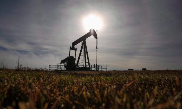Canada Falls Short in Top 10 Ranking of Most Attractive Regions for Oil Investment in North America